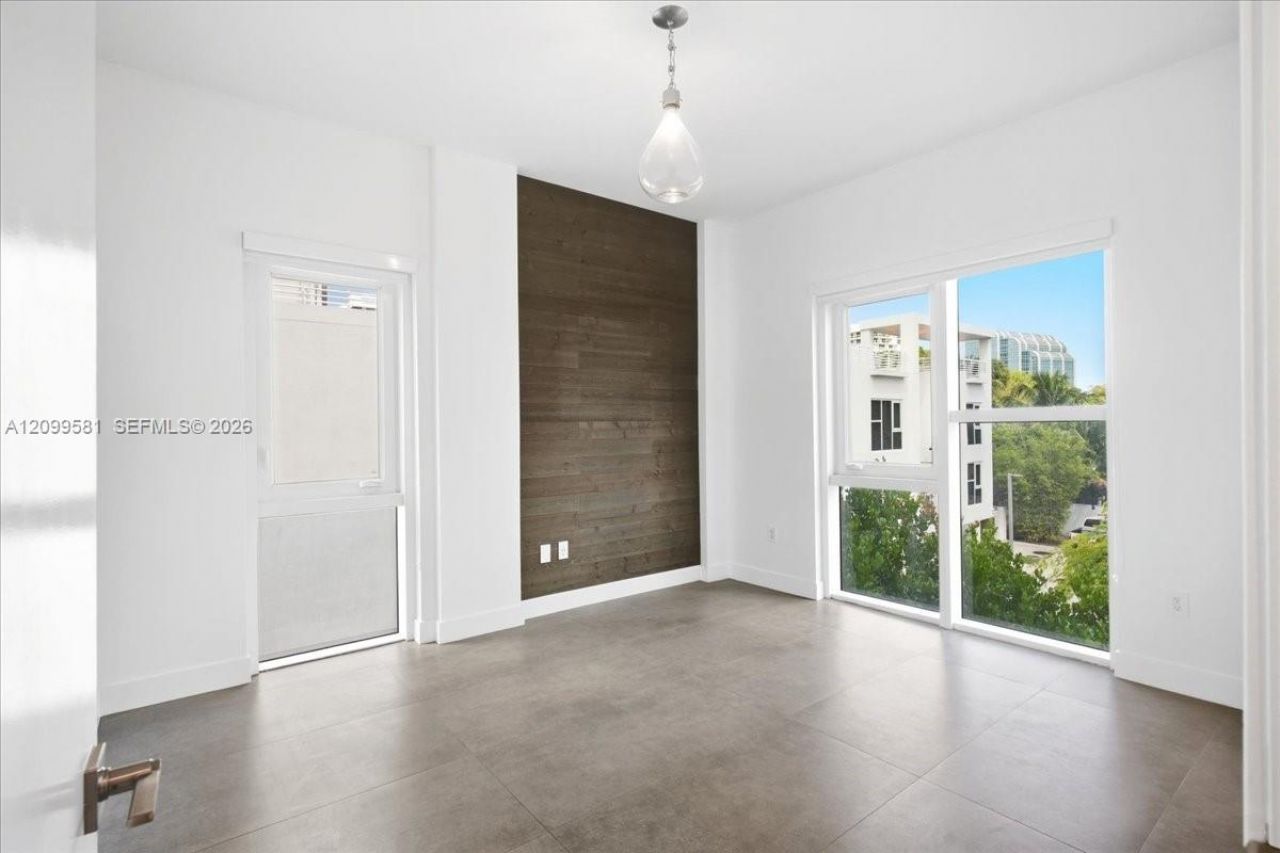 455 NE 39th St, Unit 202, Miami, FL 33137 Photo