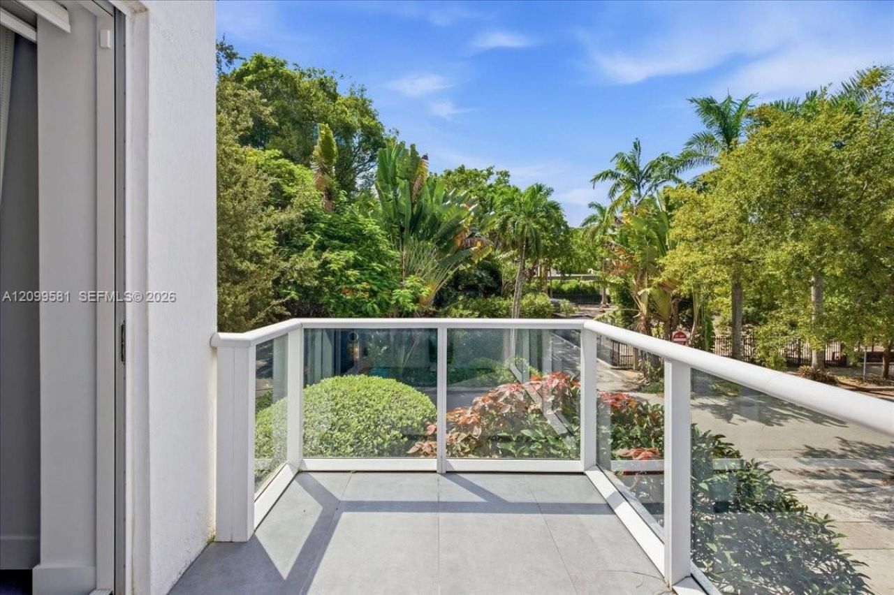 455 NE 39th St, Unit 202, Miami, FL 33137 Photo