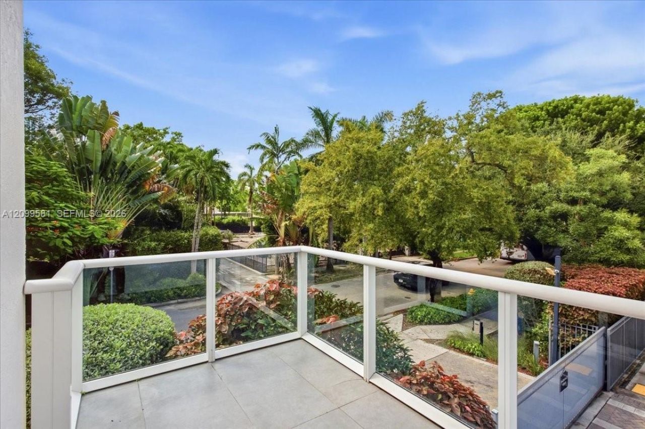 455 NE 39th St, Unit 202, Miami, FL 33137 Photo