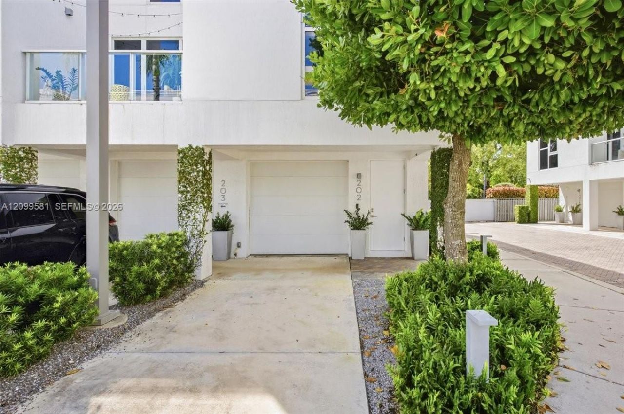 455 NE 39th St, Unit 202, Miami, FL 33137 Photo