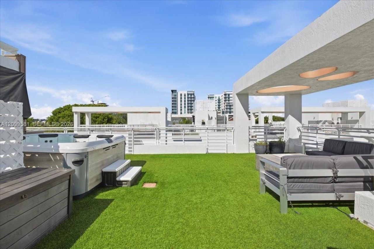 455 NE 39th St, Unit 202, Miami, FL 33137 Photo