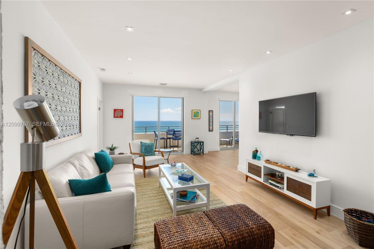 5555 Collins Ave , Unit 17J, Miami Beach, FL 33140 Photo