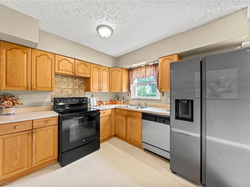 193 S Hawkins Avenue, Akron, OH 44313 Photo 8