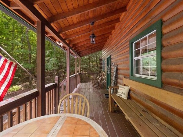 218 Broken Arrow Way , Epworth, GA 30541