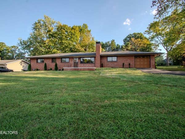 7020 Downing Drive, Knoxville, TN 37909