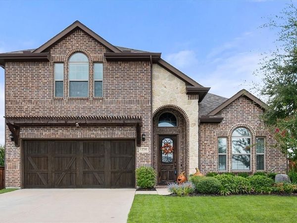 2741 Thornhill Lane, Mansfield, TX 76084