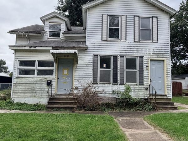 2239 W 4th Street , Davenport, IA 52802