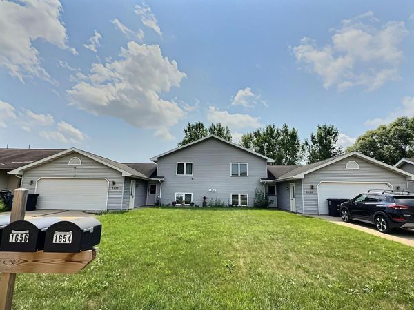 1654 LINCOLN AVENUE, Omro, WI 54963