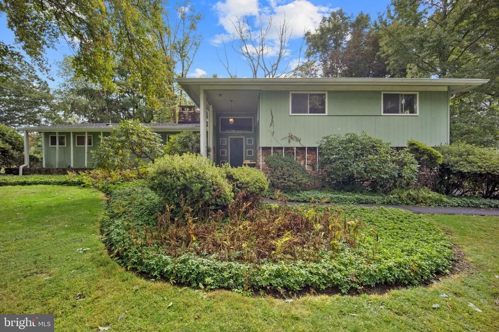 1911 WOODLAND DRIVE , YARDLEY, PA 19067