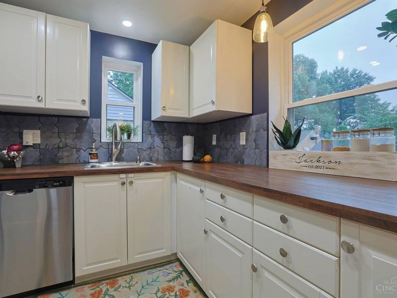 3803 Gatewood Lane, Silverton, OH 45236 Photo 7