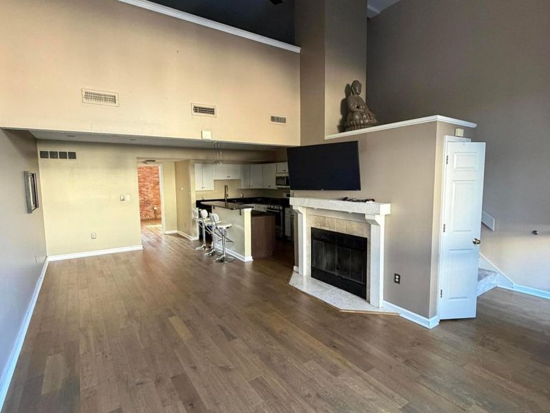 38 W Hoster Street, Columbus, OH 43215 Photo 4