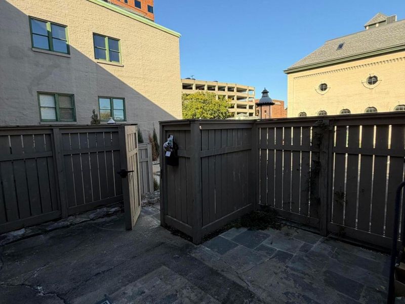 38 W Hoster Street, Columbus, OH 43215 Photo 8