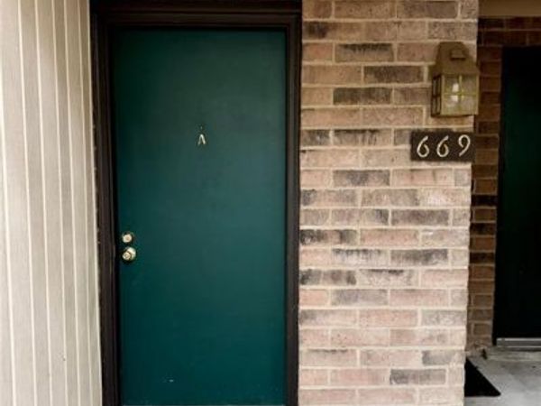 669 Coeur De Royale Drive , Unit A, Creve Coeur, MO 63141