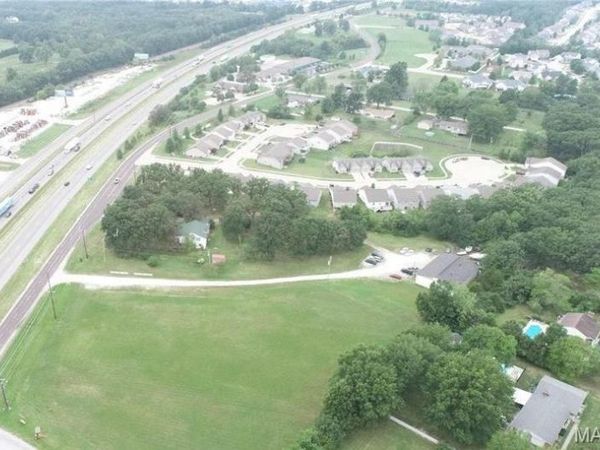 1745 W Pearce Boulevard , Wentzville, MO 63385