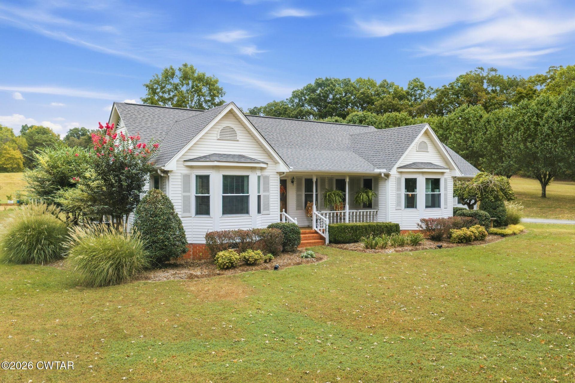 688 Twin Oaks Road, Lexington, TN 38351 Main Photo