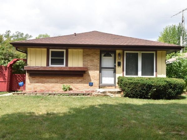 4935 N 88th St, Milwaukee, WI 53225