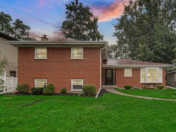 232 Kilpatrick Avenue , Wilmette, IL 60091
