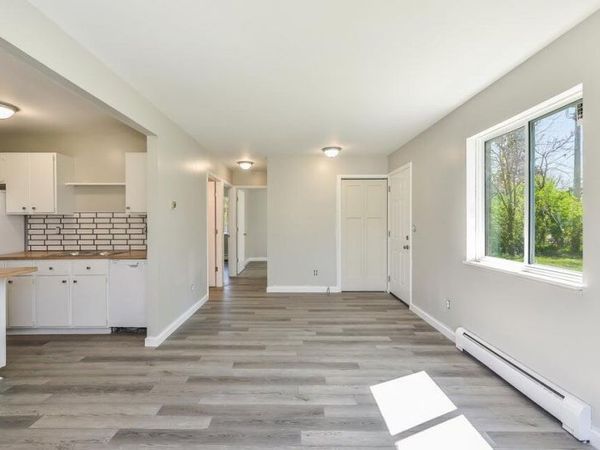 9275 Brookside Drive, Unit B, Whitmore Lake, MI 48189