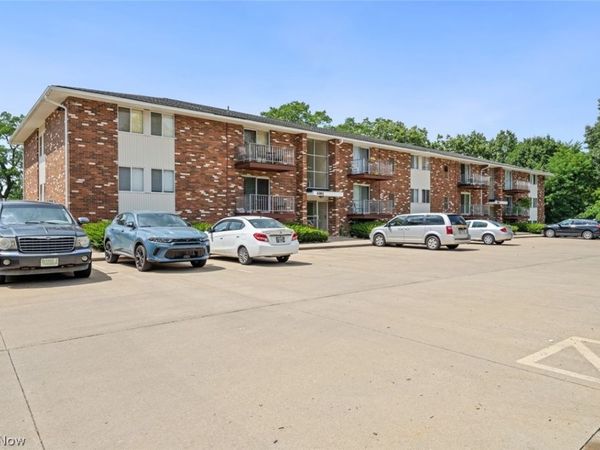 4383 Inner Circle Drive , Unit B21, Brunswick, OH 44212