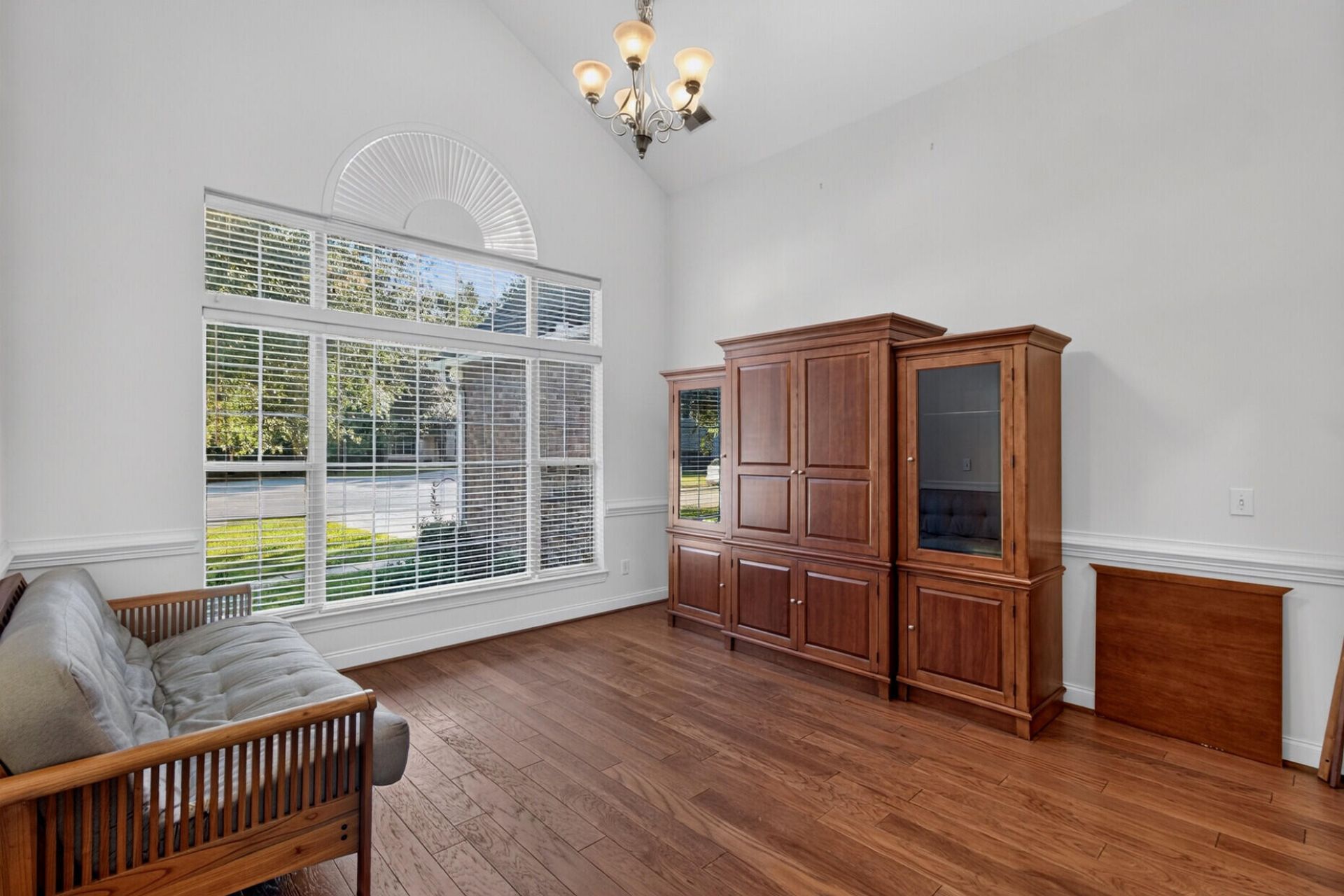 5112 Tinston Court Photo 6