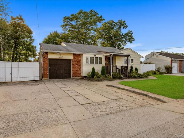 318 W 16th Street , Deer Park, NY 11729
