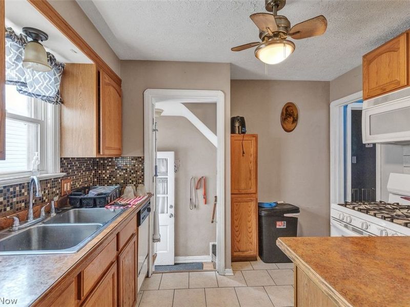 4427 Albertly Avenue, Parma, OH 44134 Photo 6