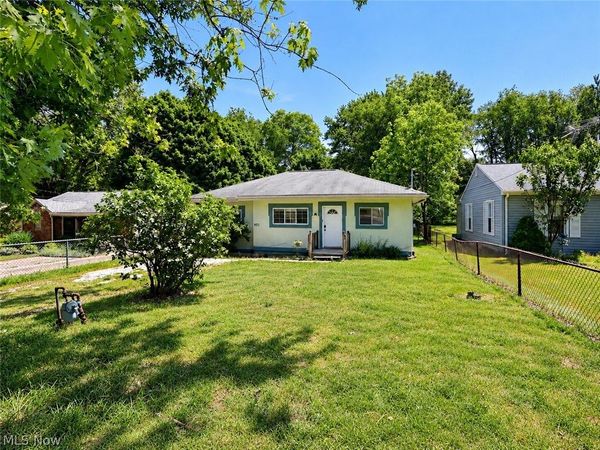 931 Crestline Drive , Akron, OH 44312