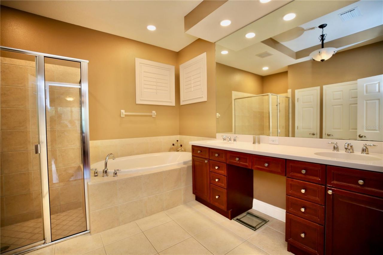14824 Tudor Chase Drive, Tampa, FL 33626 Photo