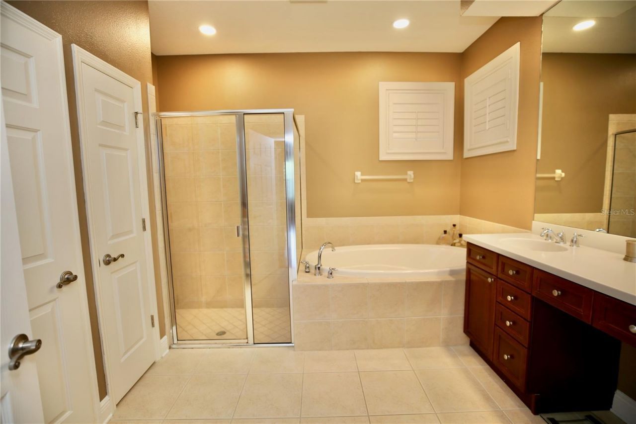 14824 Tudor Chase Drive, Tampa, FL 33626 Photo