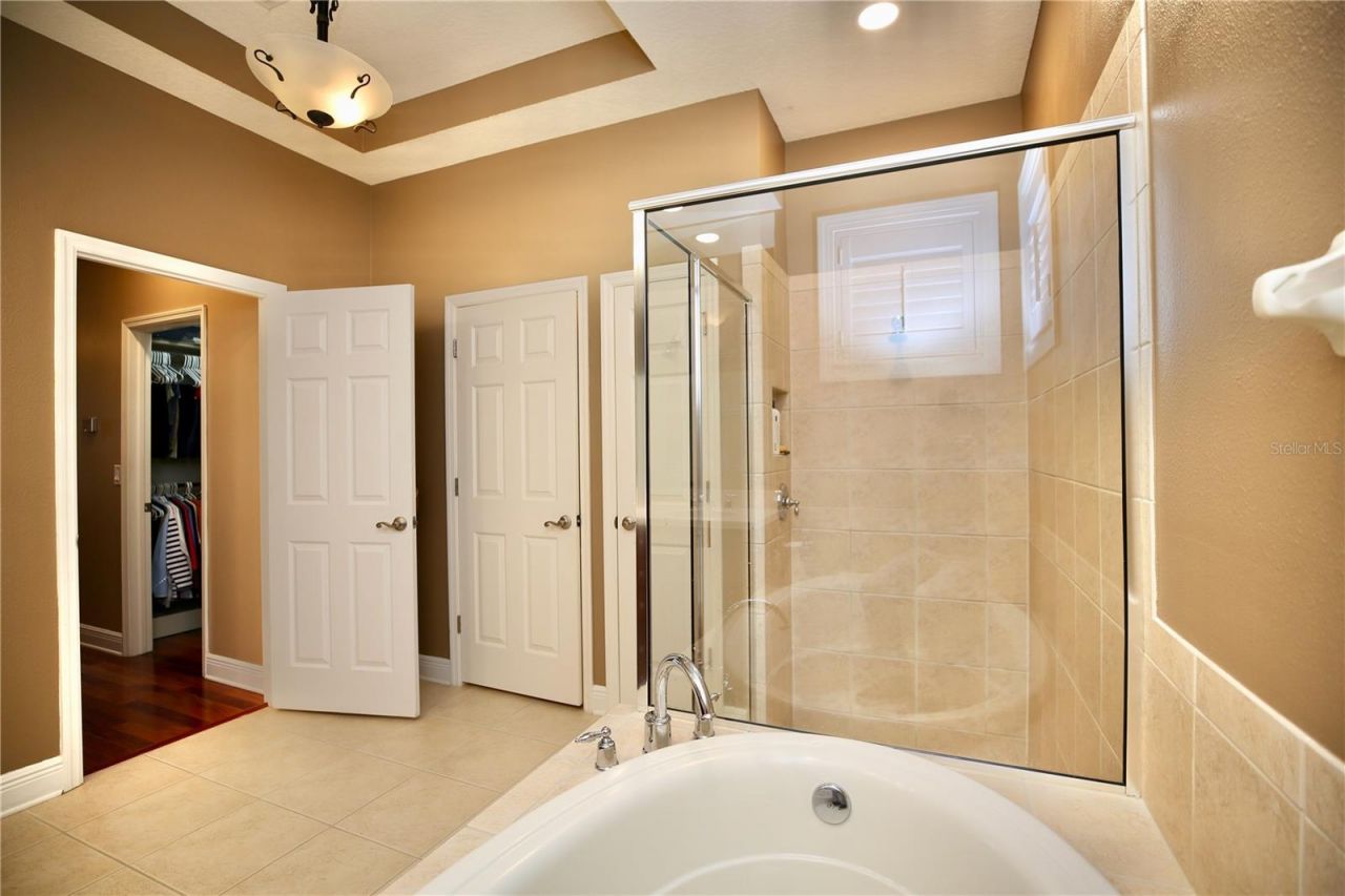 14824 Tudor Chase Drive, Tampa, FL 33626 Photo
