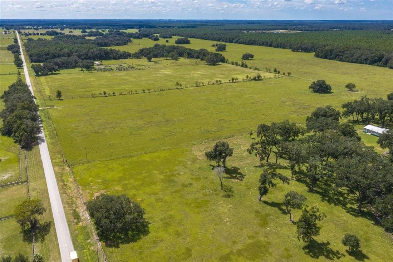 Se 215th Avenue , Morriston, FL 32668 Photo