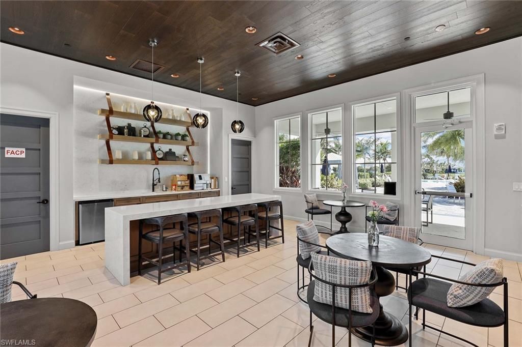 8936 Saint Lucia Dr, Unit 101, Naples, FL 34114 Photo
