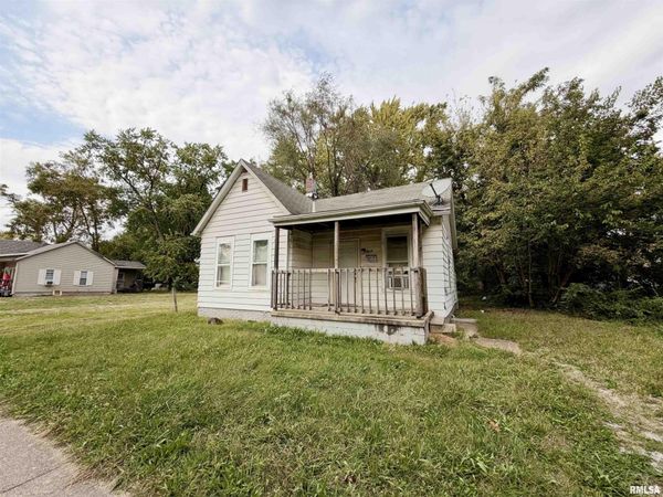 1929 E South Grand Avenue, Springfield, IL 62703