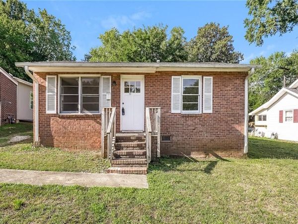 1006 E Devonshire Street , Winston-Salem, NC 27107