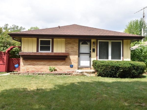 4935 N 88th STREET, Milwaukee, WI 53225