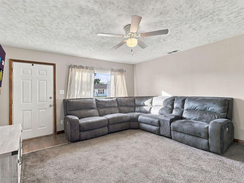 420 Avon Drive , Circleville, OH 43113 Photo 6