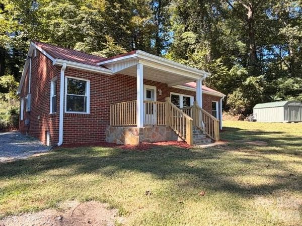 64 Chapel Hill Church Loop , Marion, NC 28752