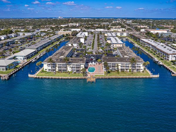 101 Doolen Court, Unit 208, North Palm Beach, FL 33408
