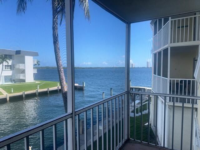 101 Doolen Court, Unit 208, North Palm Beach, FL 33408 Photo