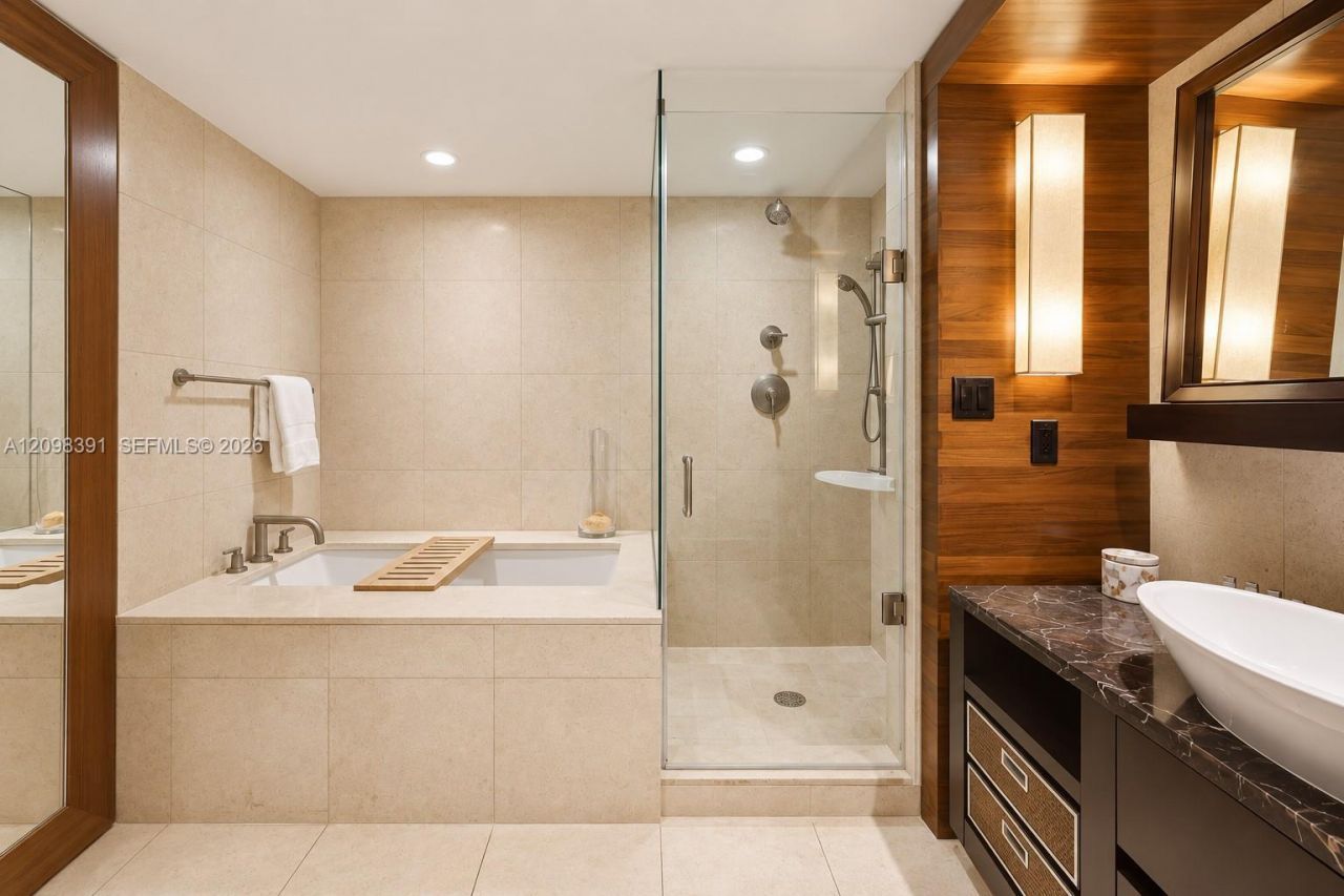 6801 Collins Ave, Unit 811, Miami Beach, FL 33141 Photo