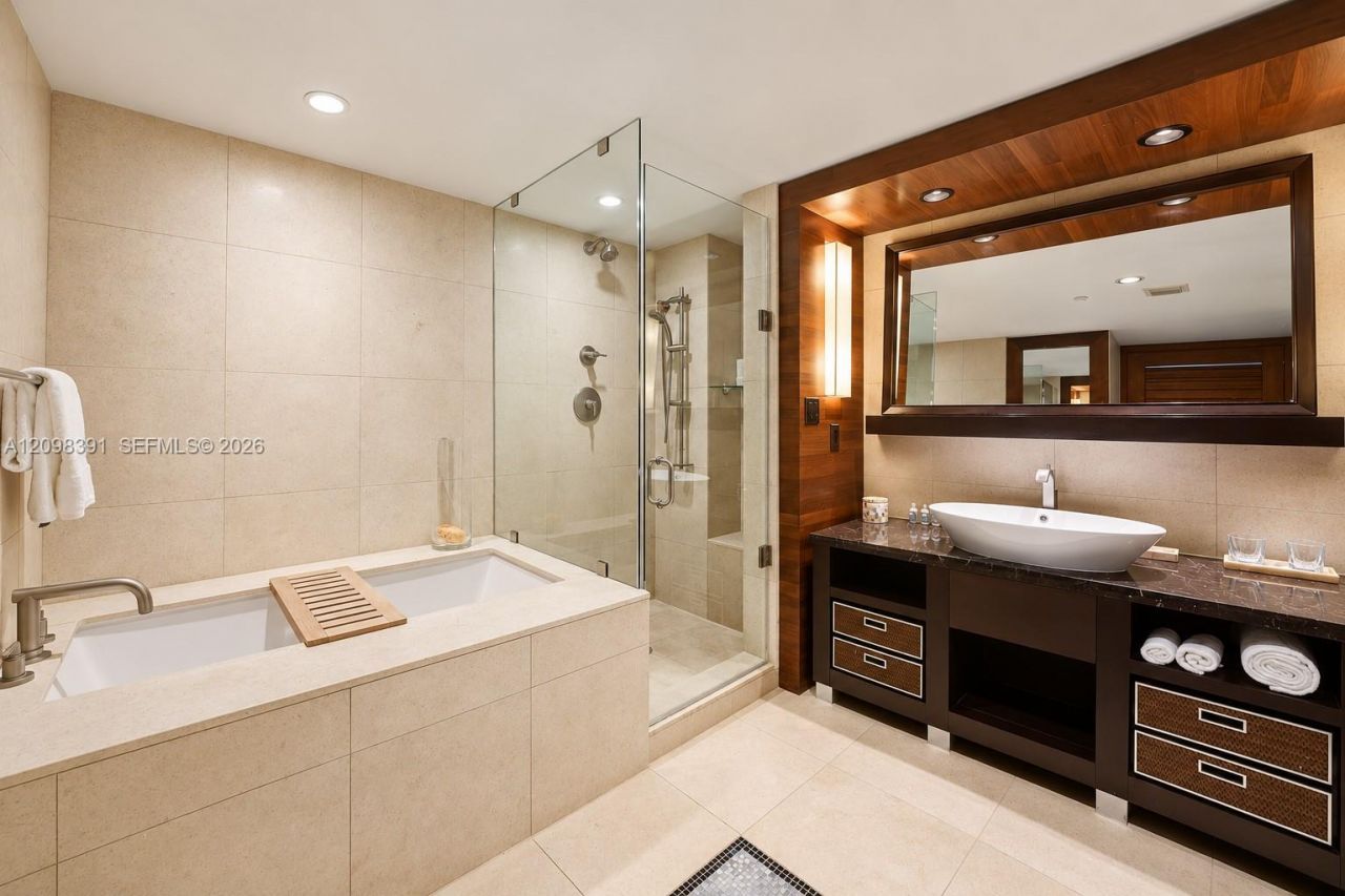 6801 Collins Ave, Unit 811, Miami Beach, FL 33141 Photo
