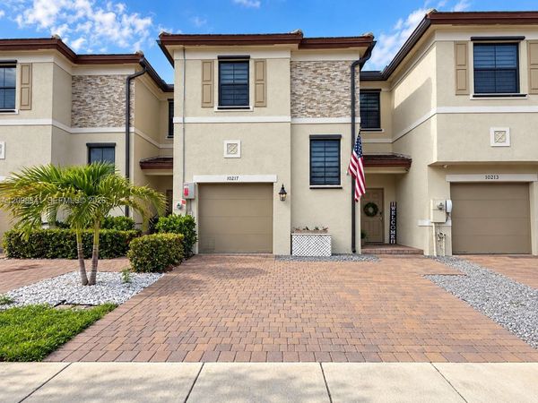 10217 SW 231st Ln , Miami, FL 33190