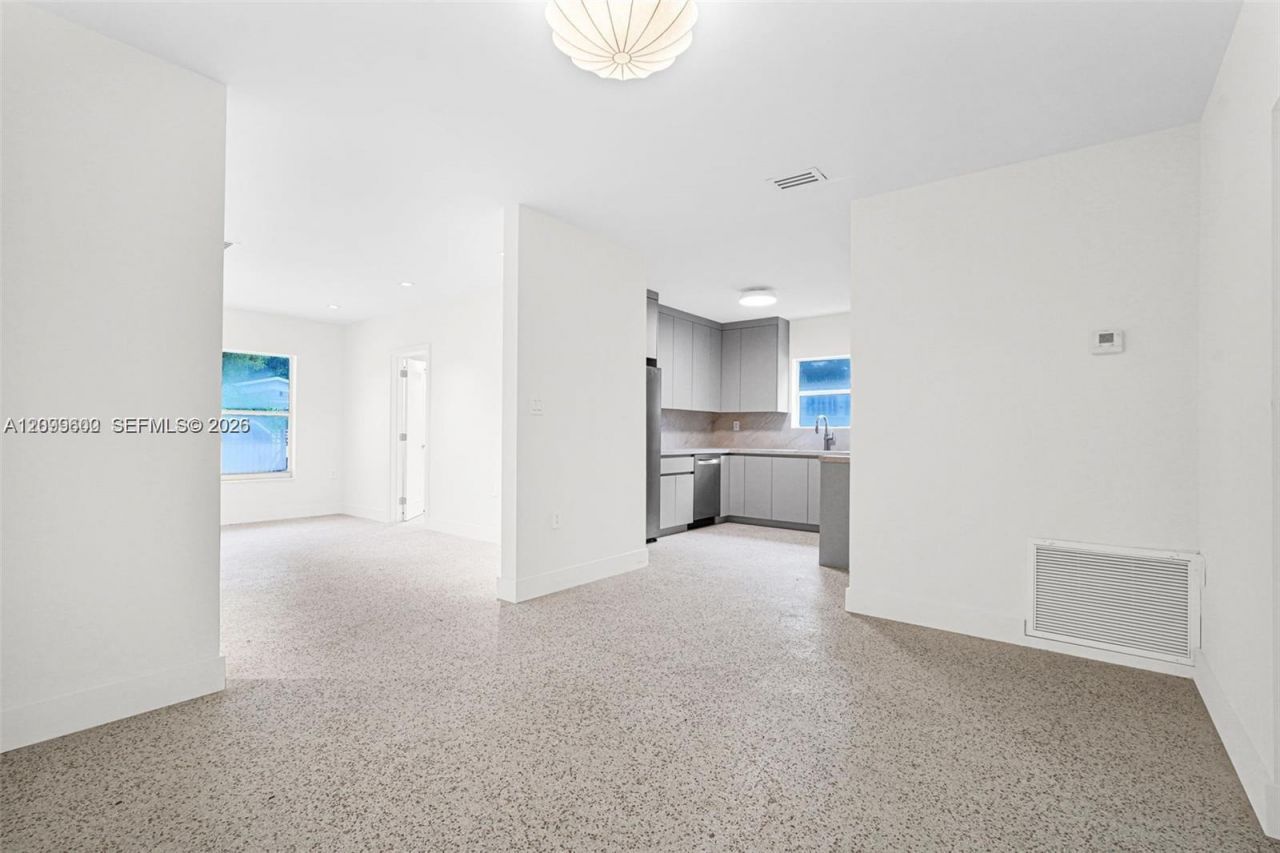 341 NW 43rd St , Miami, FL 33127 Photo
