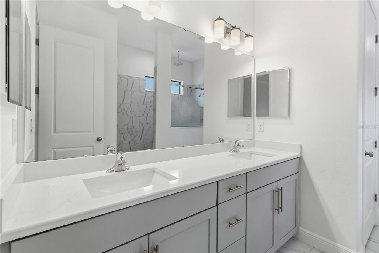 4028 Salida Delsol Drive , Sun City Center, FL 33573 Photo