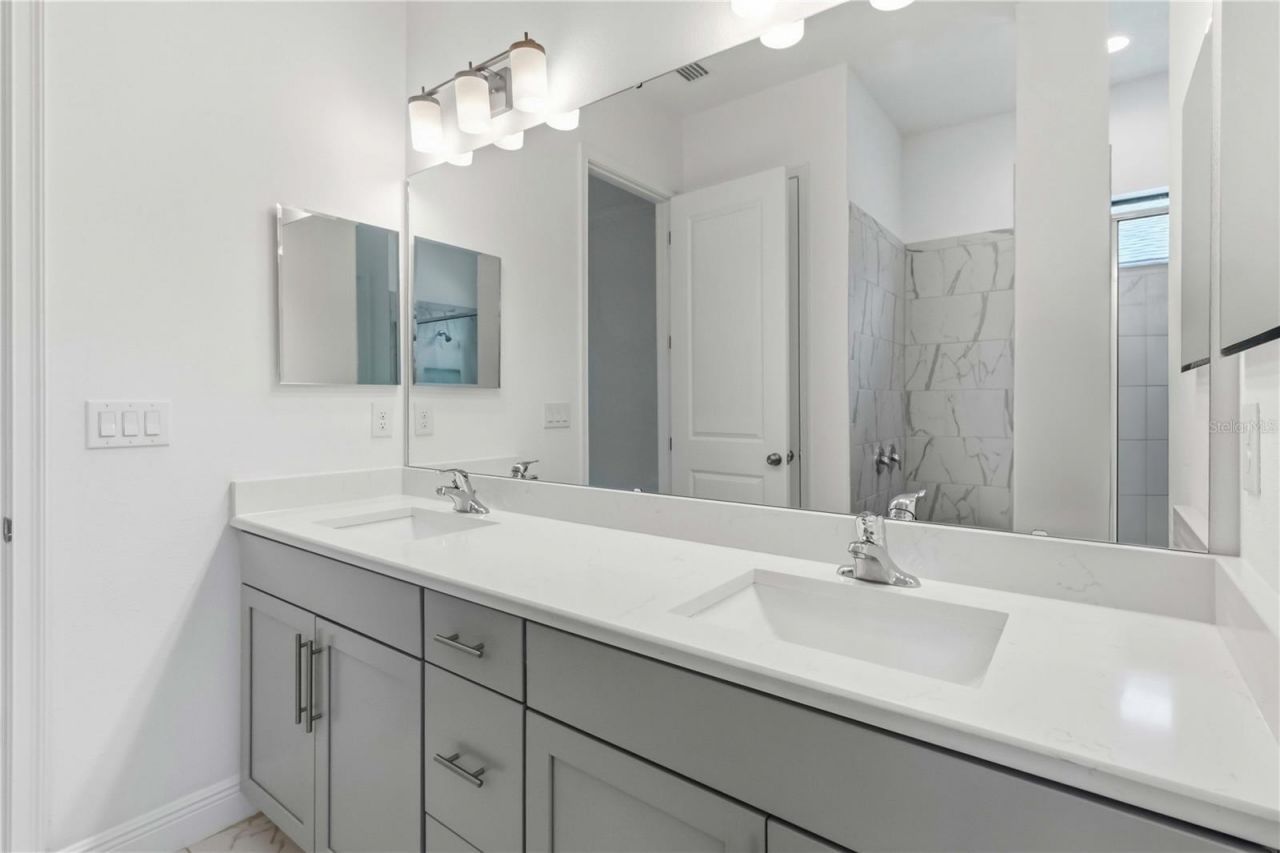 4028 Salida Delsol Drive , Sun City Center, FL 33573 Photo