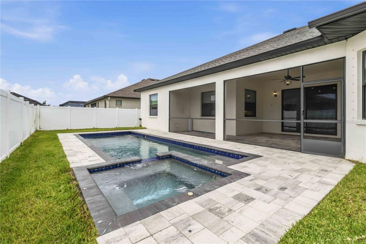 4028 Salida Delsol Drive , Sun City Center, FL 33573 Photo