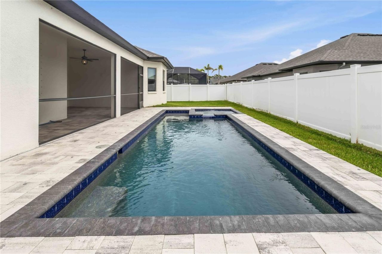4028 Salida Delsol Drive , Sun City Center, FL 33573 Photo