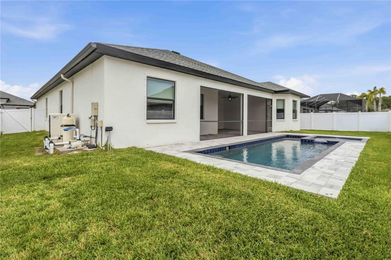 4028 Salida Delsol Drive , Sun City Center, FL 33573 Photo