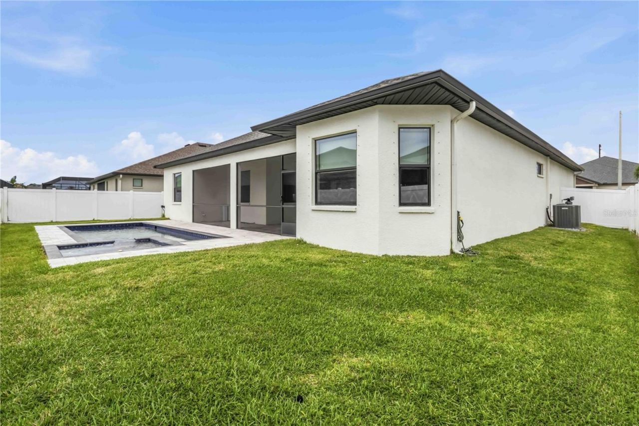 4028 Salida Delsol Drive , Sun City Center, FL 33573 Photo