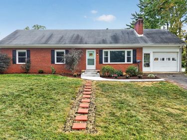 1218 Oakwood St., Bedford, VA 24523